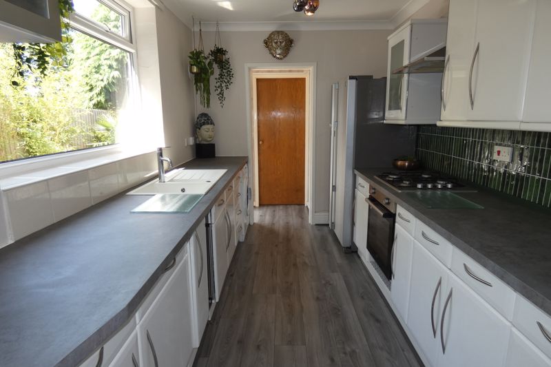 Kitchen- click for photo gallery